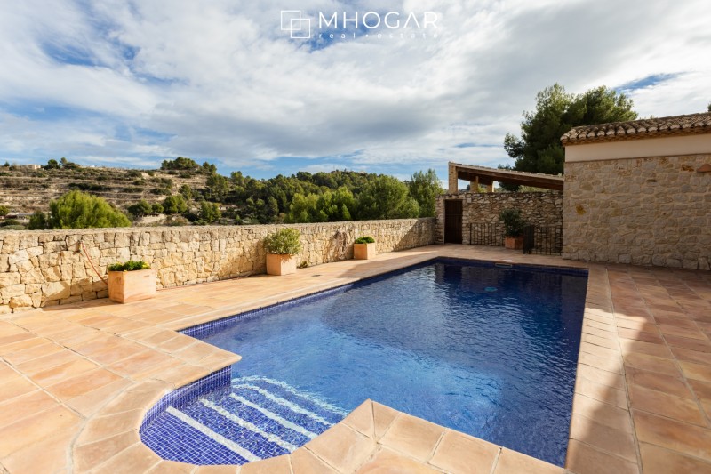 Rústica Elegancia - Casa de Campo a la venta en Benissa!